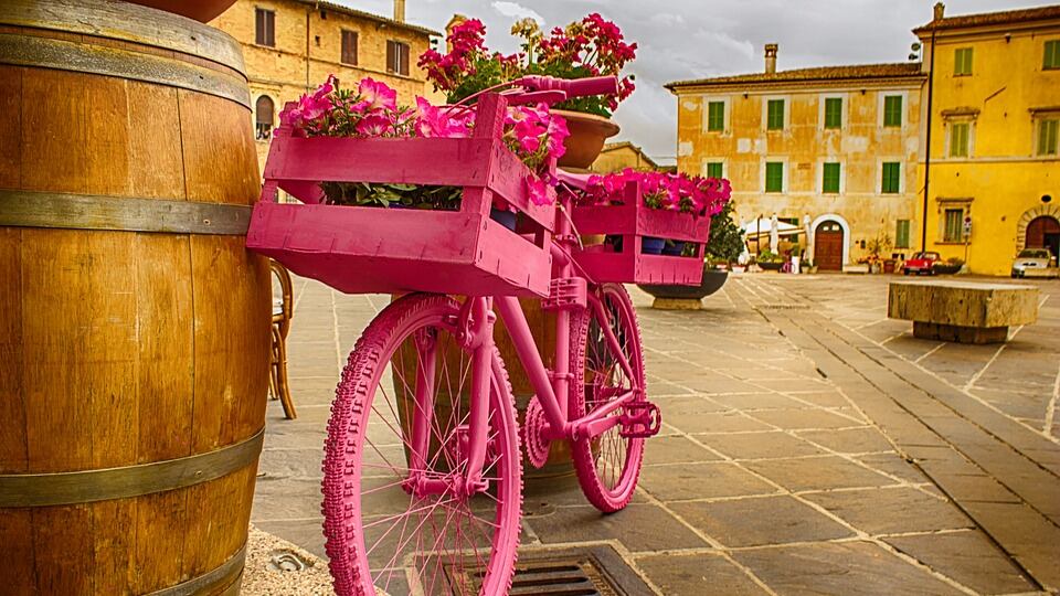 Scatta contro il tempo il Giro della fede e del grande sospetto