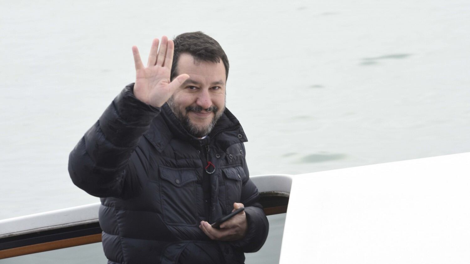Voli di Stato, assalto a Salvini: "Adesso rischio un altro processo"