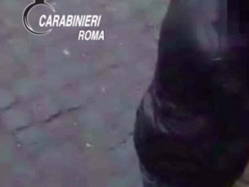 Roma, in piazza Spagna clonavano i bancomat: "Ecco il loro trucco"