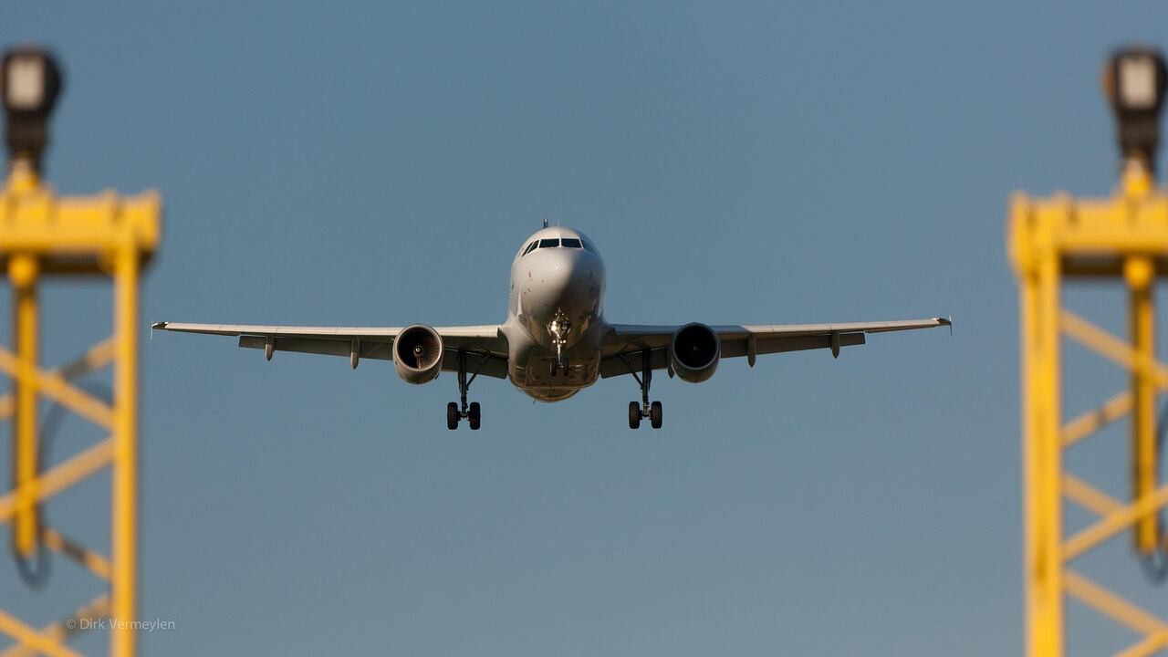 Perde i genitori: si imbarca su volo sbagliato per Malpensa