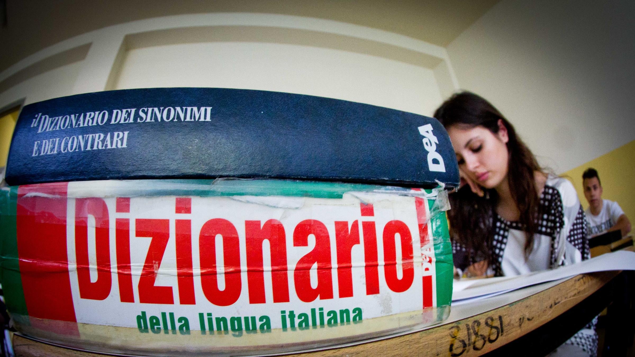 Il governo riscrive l'italiano: ora è vietato dire "cittadini"