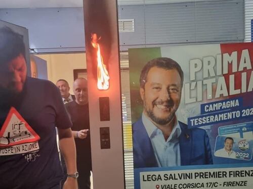 Dà fuoco alla sede della Lega vestito da donna, poi fugge: fermato anarchico