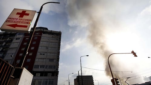 Napoli, incendio nell'ex campo rom di Parco Marinella 4