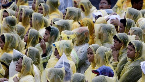 La messa "bagnata" del Papa a Tacloban 6