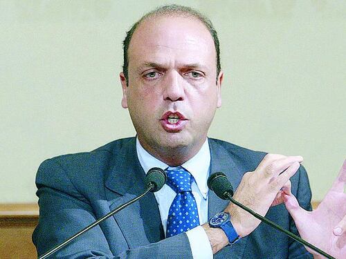 «Se riprovi sto con te, ma dimmelo» Così Alfano ha fatto il passo di lato