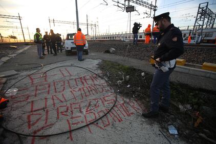 Gli antagonisti sabotano i treni 5