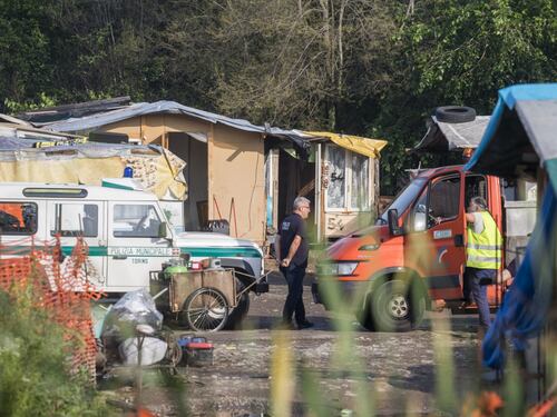 Roma, l'ultima idea del M5S per i rom: "5mila euro a chi apre attività"