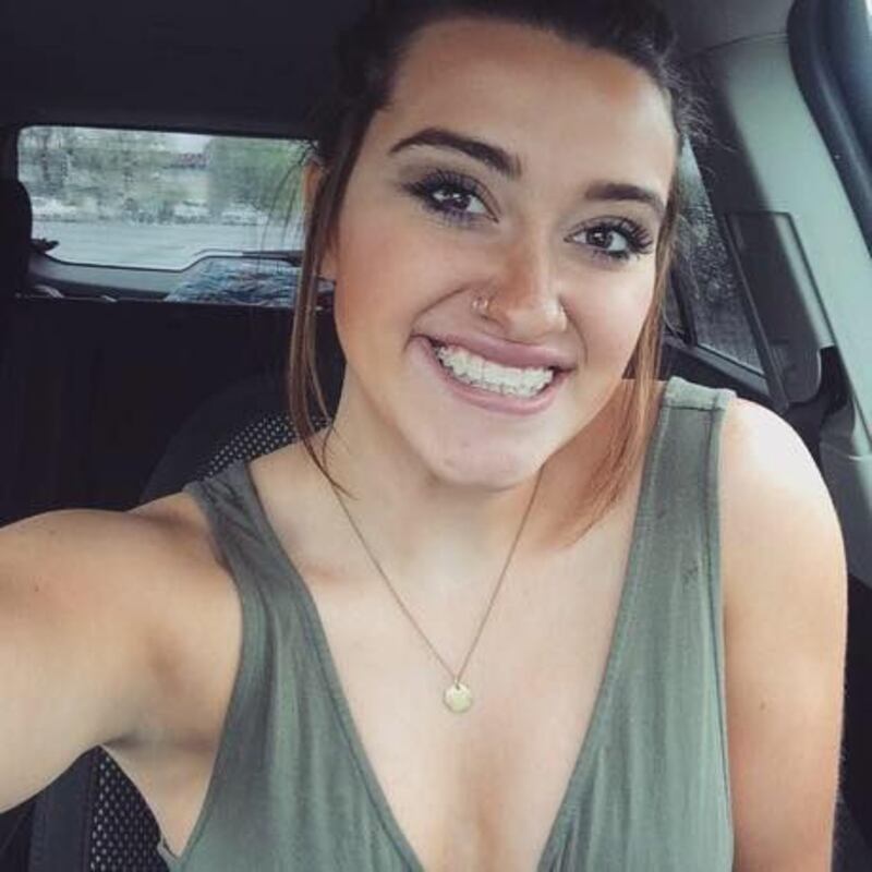 Kaitlyn Juvik, sospesa da scuola perché senza reggiseno 1