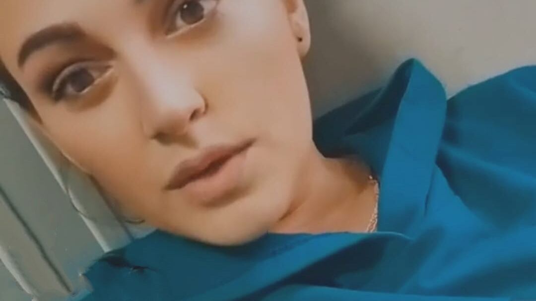 “È caduta e ha battuto la testa”. È giallo sul finto suicidio della 25enne moldava