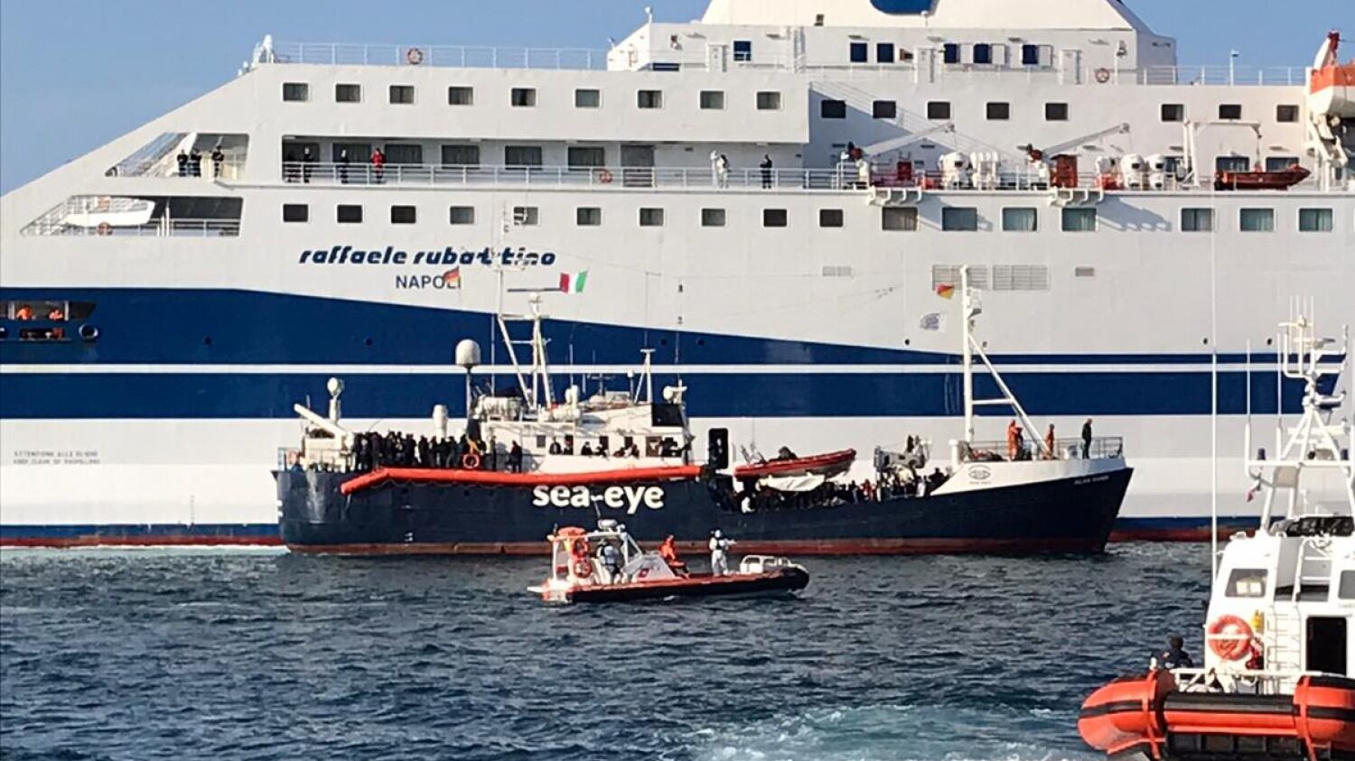 La Alan Kurdi arriva in acque italiane e l'Ong tedesca ringrazia Orlando