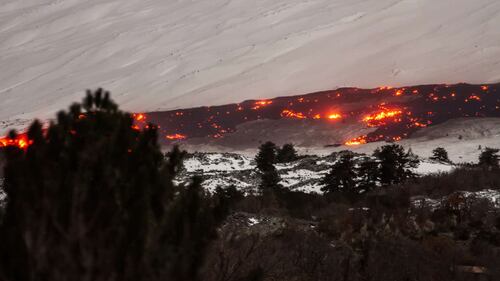 Spettacolare eruzione sull'Etna 4
