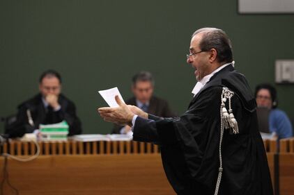 Di Pietro torna a vestire la toga 4