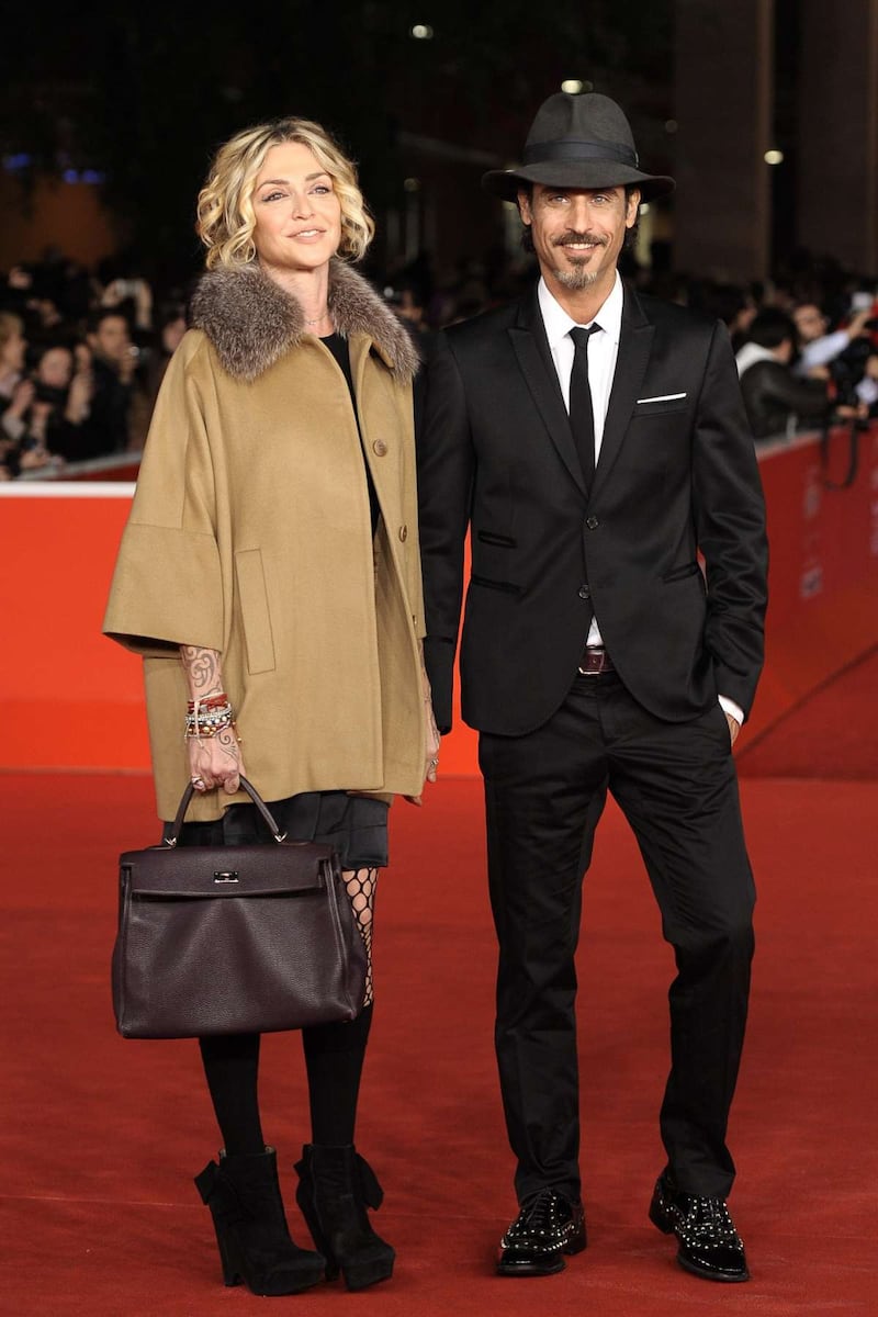 Paola Barale e Raz Degan, le foto della coppia 20