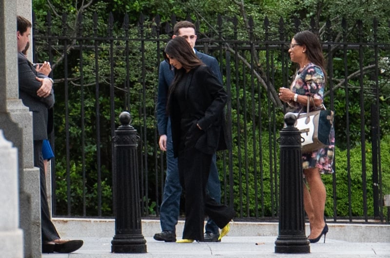 Kim Kardashian senza reggiseno sul red carpet 3