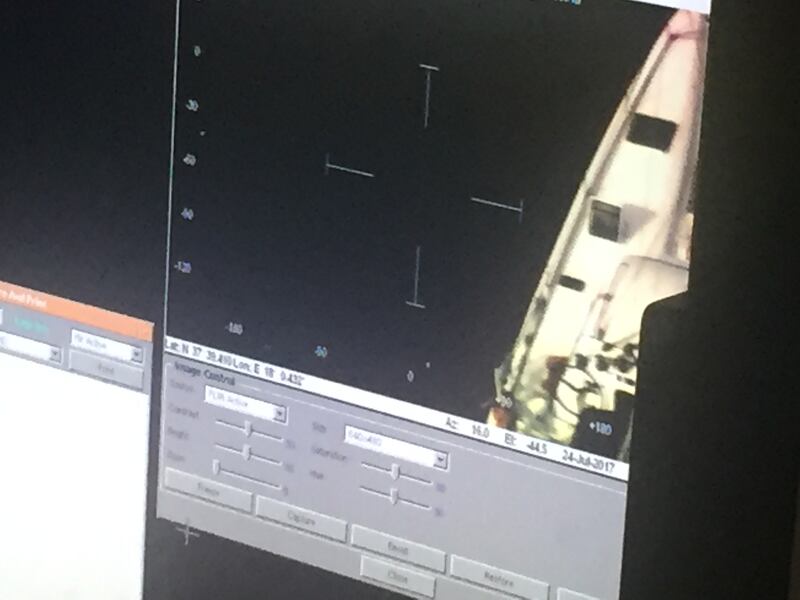 A bordo degli aerei di Frontex, a caccia di trafficanti di uomini 7