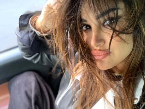 "Sembra una budellona". I social insultano Rosa Perrotta per una foto