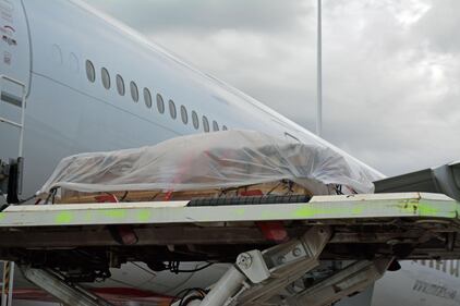 A Fiumicino la salma del cooperante ucciso in Bangladesh 3