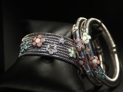 Bijoux mette in mostra il bello da indossare: gioielli e accessori