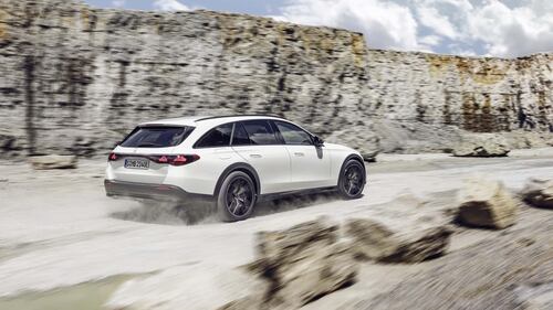 Mercedes Classe E All-Terrain, guarda tutte le foto 17