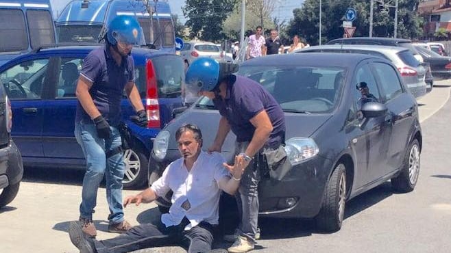 "Arrestato per aver difeso delle 70enni"