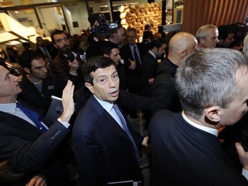 Lupi si difende, Alfano lo blinda. E il Pd si spacca sulle dimissioni