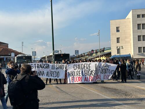 Gli anarchici in corteo a Venezia