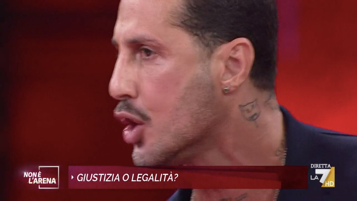 "Sei malato", "Ti odio". Scoppia la rissa tra Telese e Corona