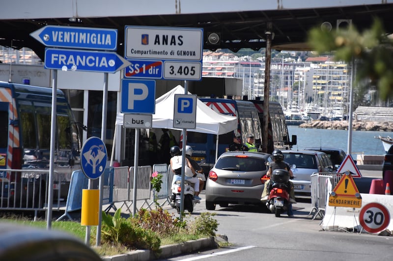 La Francia blinda i confini con l'Italia 4