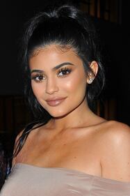 Kylie Jenner sexy in bianco 28