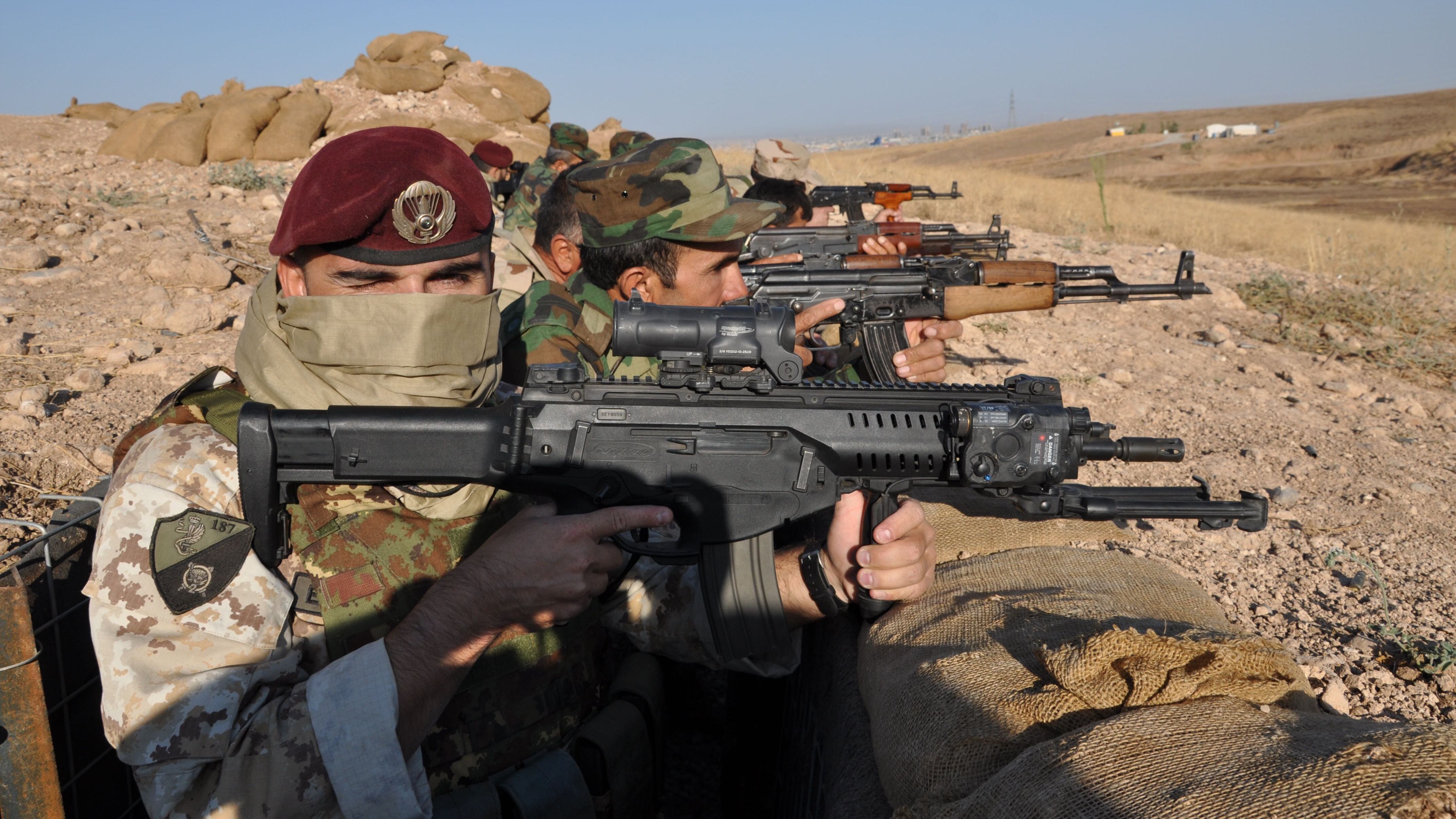 I parà in Iraq contro il Califfo addestrano i miliziani curdi