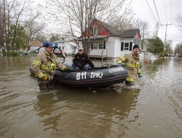 L'esercito canadese dispiegato contro l'alluvione in Quebec 23