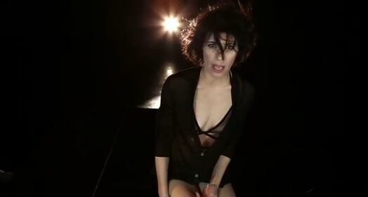Giorgia, nuovo video senza veli contro la violenza sulle donne 7