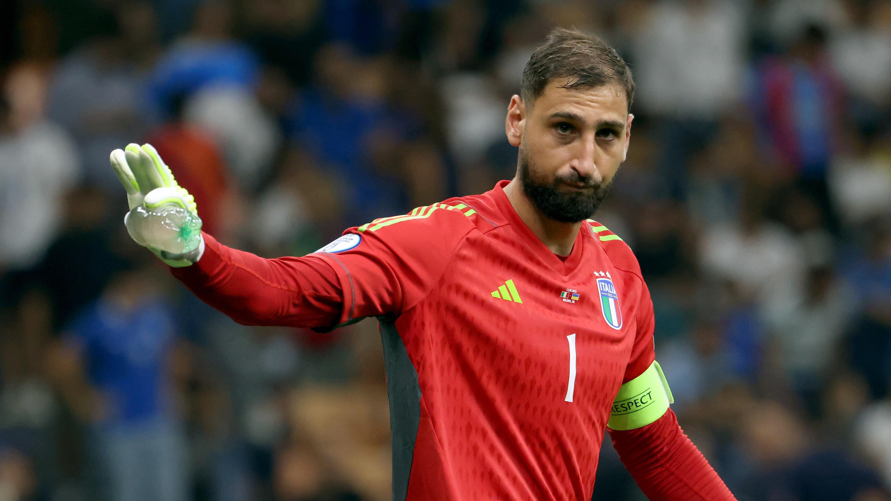 Quei fischi non sono "indegni". È la legge del tifo, bellezza...