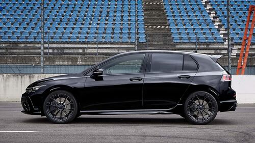 Volkswagen Golf R 2024, guarda tutte le foto 16