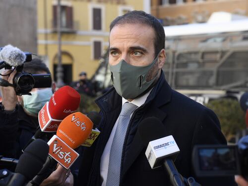 Non sarà il sospetto a salvarci dal virus