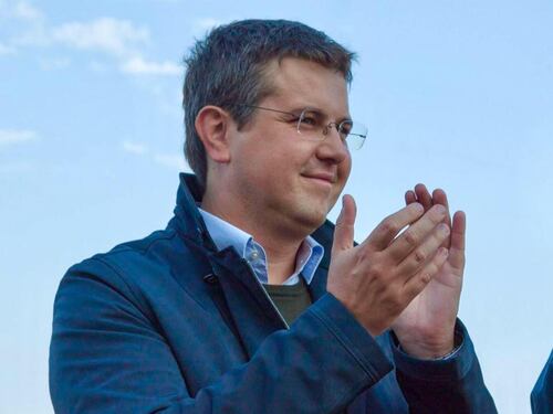 Rom e sinti, sindaco fa ordine: "Mando la ruspa e li faccio pagare"