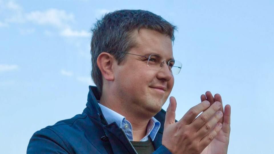 Rom e sinti, sindaco fa ordine: "Mando la ruspa e li faccio pagare"