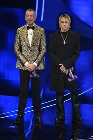 Sanremo 2024: ecco il look della terza serata del Festival di Irama 2