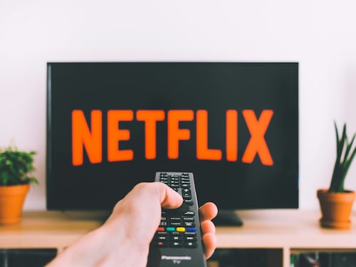 Netflix, rincari illegittimi: rimborsi fino a 500 euro, cosa possono fare i consumatori