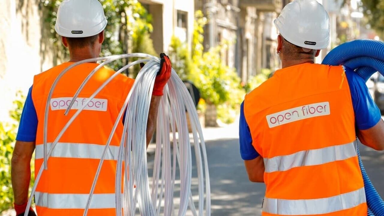 Open Fiber, governo avanti tutta. "Kkr pronta a rispettare il patto"