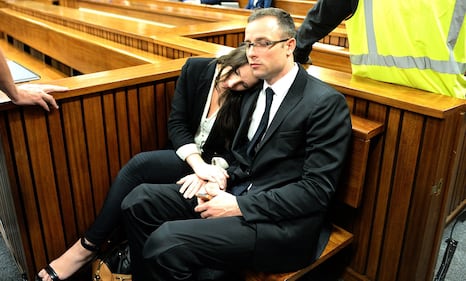 Pistorius, le foto choc del delitto 8