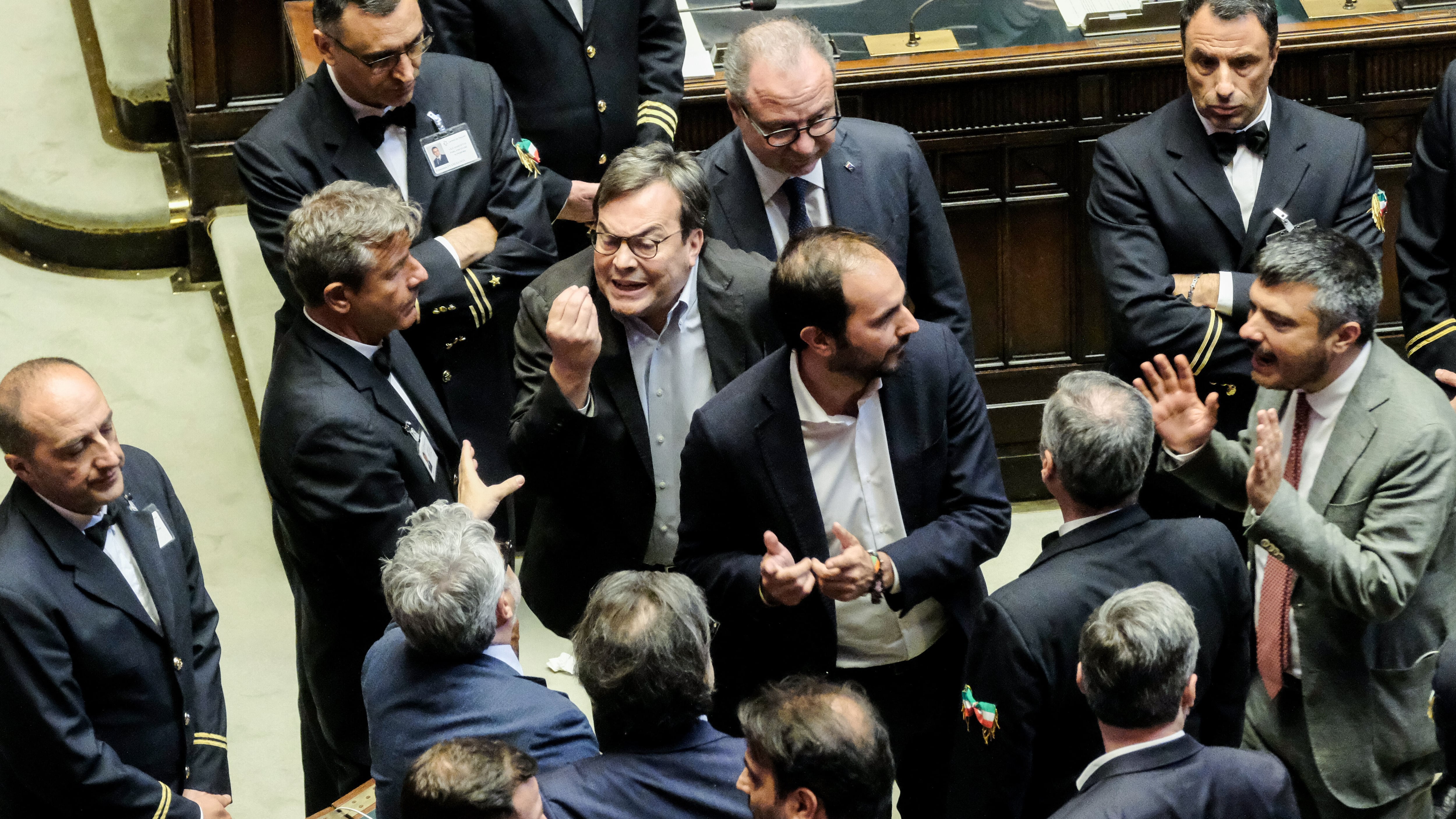 La politica seria e quella da bar