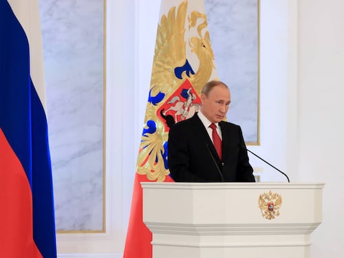 Putin: "Pronti a lavorare con Trump ma difenderemo sempre i nostri interessi"