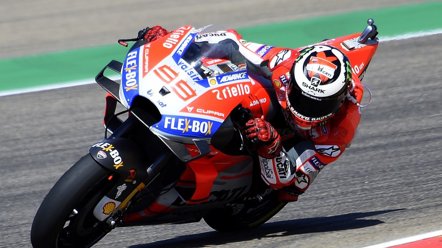 Moto Gp, Lorenzo attacca: ''Colpa di Marquez se non sono al massimo''