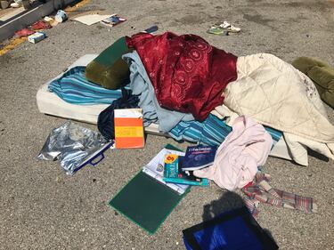 Roma, centinaia di migranti accampati in strada dopo lo sgombero dei palazzi occupati 6