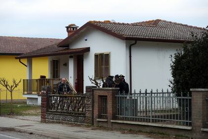 Ferrara, coniugi massacrati dal figlio e dall'amico 7
