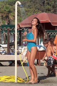 Alessia Reato sexy sotto la doccia 6
