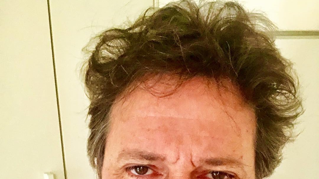 Leonardo Pieraccioni irriconoscibile. Il cambio look spiazza i fan