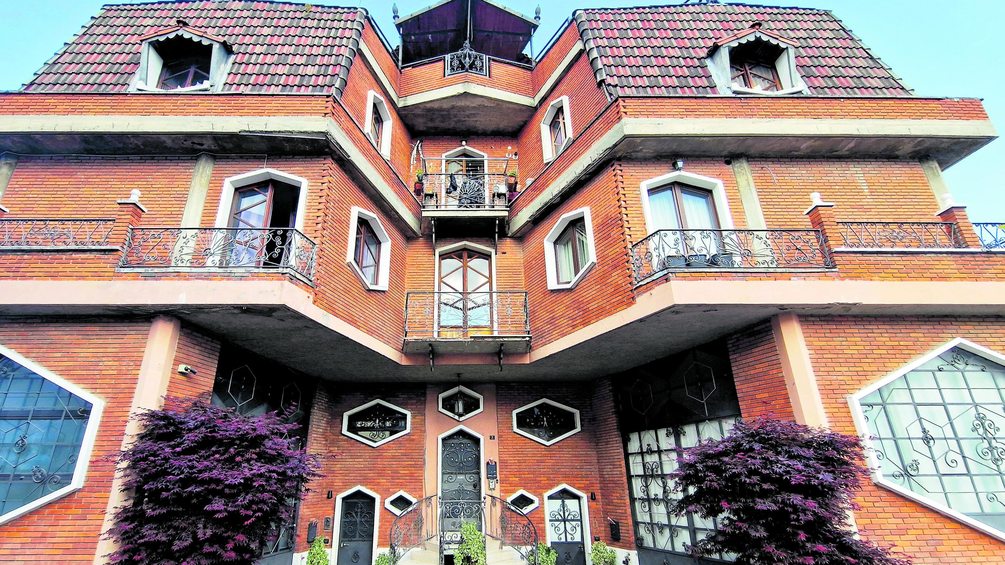 Escort, i fari dei pm anche sui locali