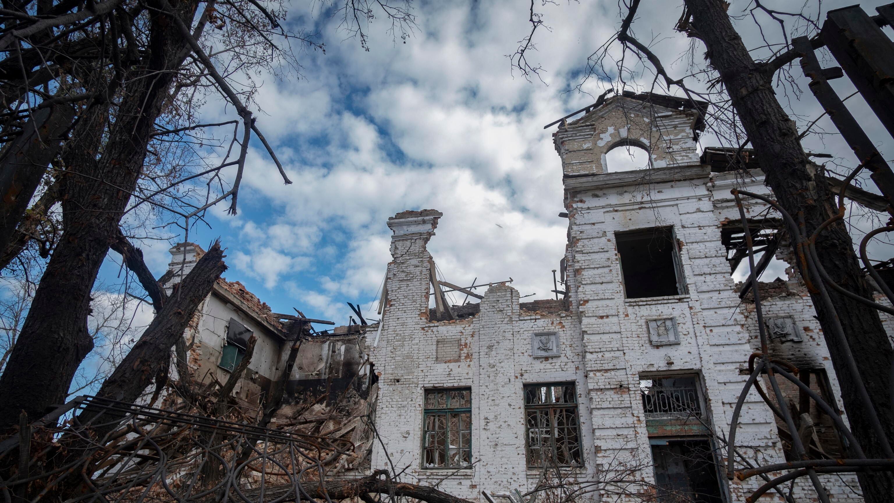 Ucraina, allerta aerea Kiev: "Tutti nei rifugi". E tra Iran e Israele ora è sfida sui missili